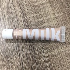 Milk Makeup Eyeshadow Pigment in Hotel Lobby